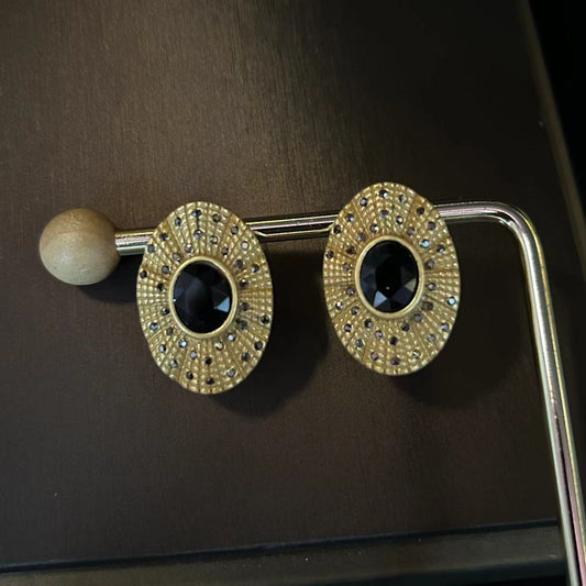 Retro versatile earrings