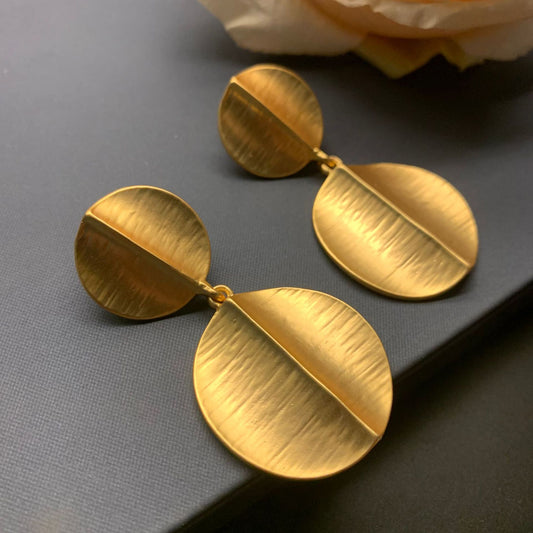 French retro oval alloy earrings