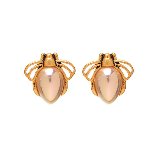 teardrop-shaped pearl earrings